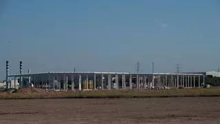 Stellantis y CATL ensamblarán módulos de baterías en 2027 pero no producirán celdas hasta un año después