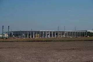 La gigafactoría de Zaragoza rebaja de 2.000 a 800 los trabajadores chinos que llegarán para las obras