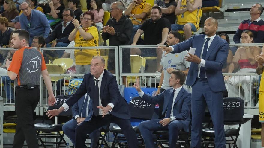Néstor 'Che' García, exentrenador del CB Gran Canaria, analiza su paso por el club: "Me tocó asumir el papel de salvador y coger un equipo que estaba roto"