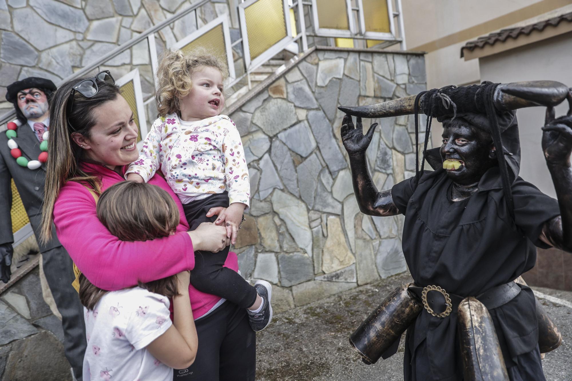 Todas las fotos de la Mascarada de Invierno en Valdesoto