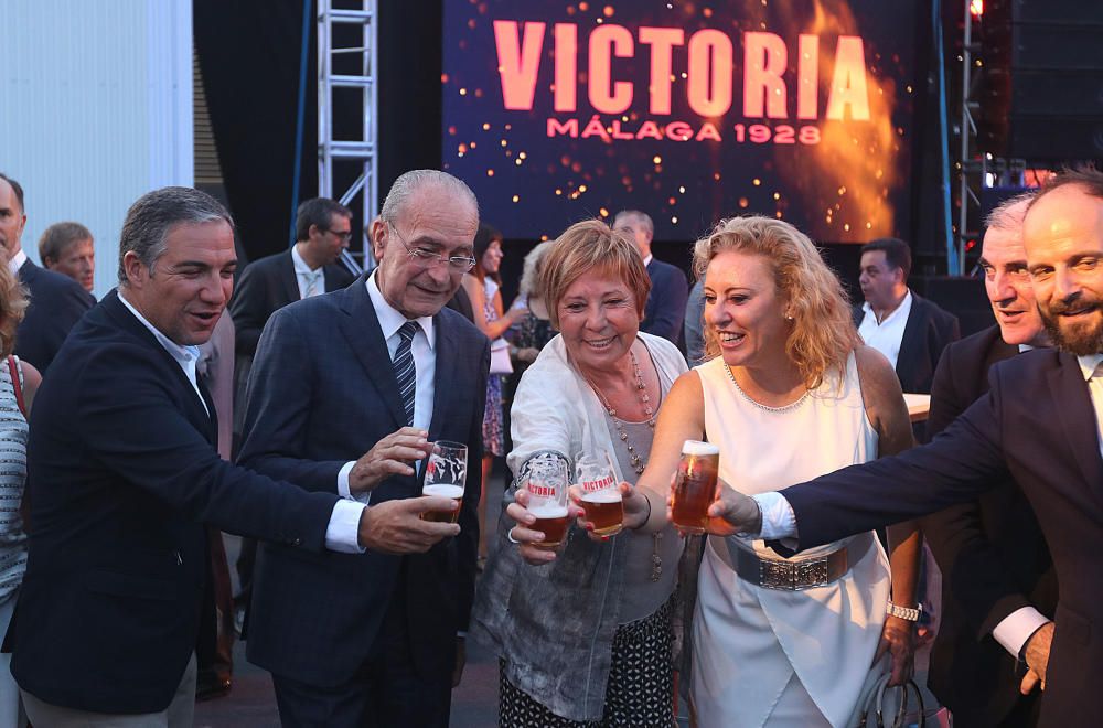 Representantes políticos e institucionales de Málaga acudieron al acto oficial de inauguración de la fábrica de Cerveza Victoria