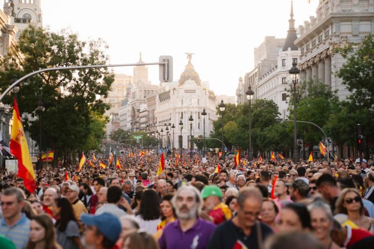Asistentes a la manifestación con motivo del Día de Ceuta en Madrid