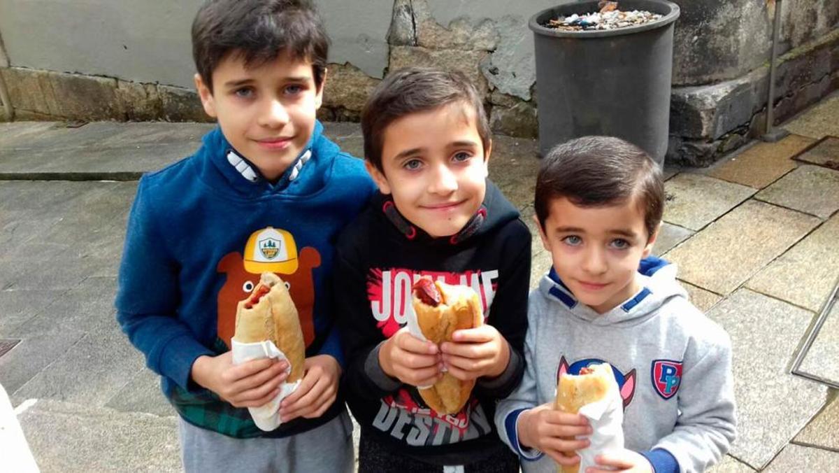 La Reconquista combate la lluvia con música y chor La Reconquista combate la lluvia con música y chor