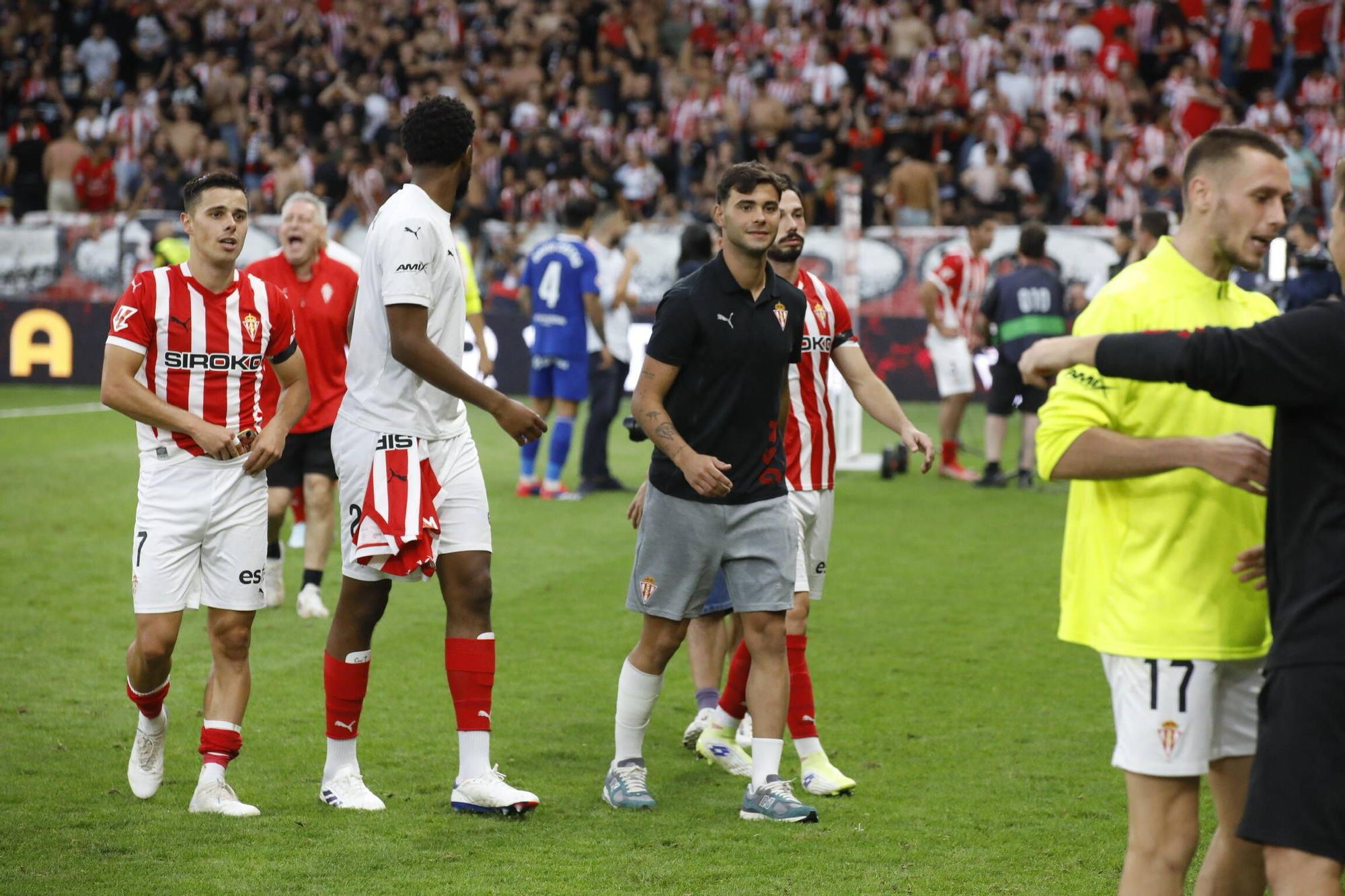 Derbi asturiano: las imágenes del partido entre el Sporting y el Oviedo en El Molinón