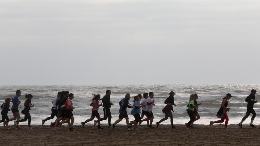 La Volta a Peu Runners Ciutat de València se impone al mal tiempo