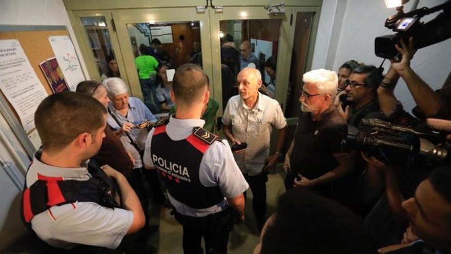 Una jueza de El Vendrell archiva la causa por el 1-O contra más de 30 mossos