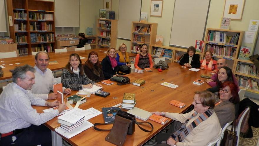 El Club Ambigú de lectura inicia el curso en el «Biblioteca Carmen Jalón»