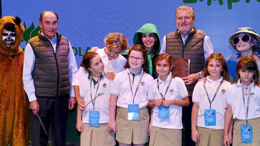 Los ministros y el presidente de Iberdrola en la obra teatral.