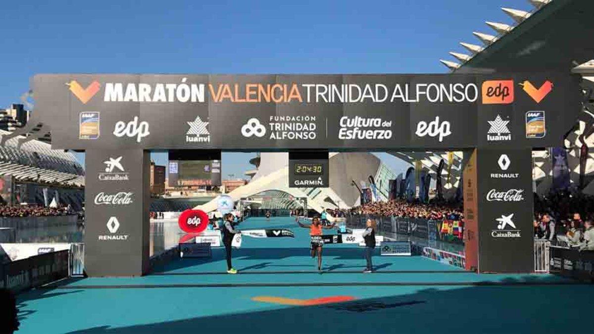 Leul Gebreselassie gana la maratón de Valencia