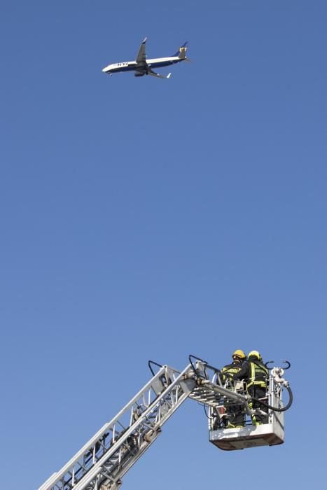 Incendio en una nave del Polígono de Arinaga