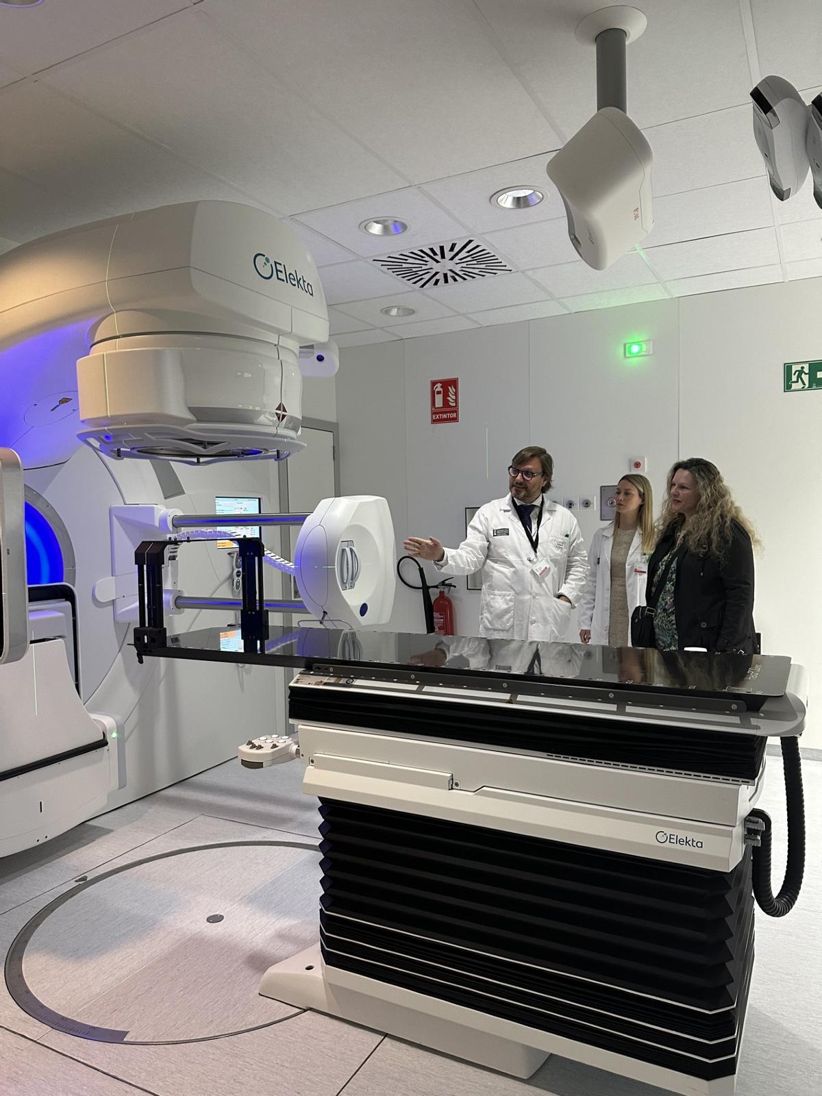 El acelerador lineal para radioterapia en el hospital de Gandia
