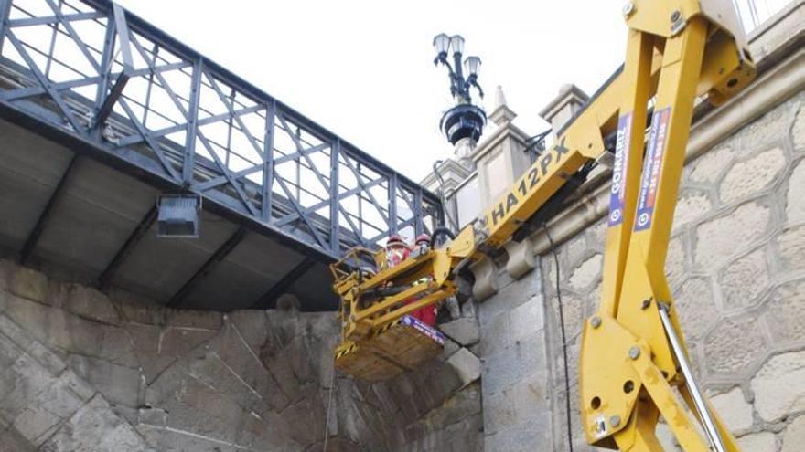 Comienzan las obras para rehabilitar el Puente Viejo tras los  desprendimientos