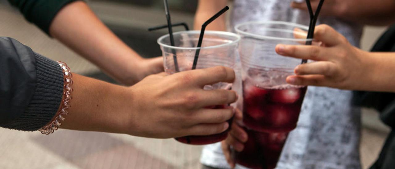 El &#039;bidge drinking&#039; entre adolescentes se duplica en Galicia // Archivo