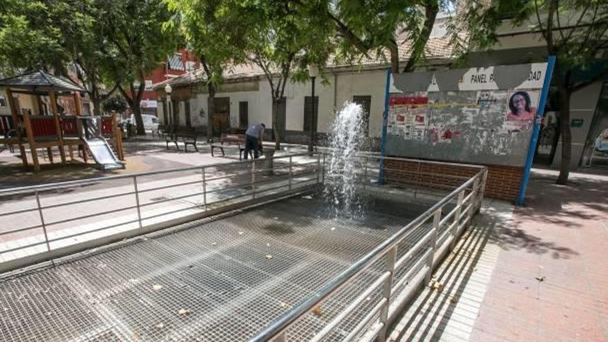 La «fuente de Nino» apenas mana agua