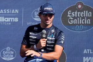 Carlos Sainz y Williams brindan con Estrella Galicia 0,0 antes del Gran Premio de España