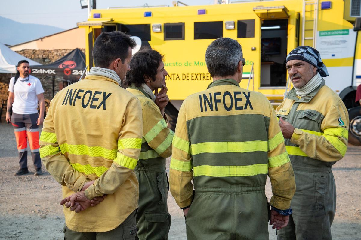 En imágenes | Guardiola agradece la labor de los medios desplegados en Jarilla: "Han luchado como si fuera suyo"