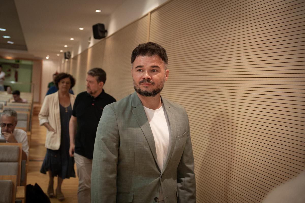 Rufián assegura que li fa «més por» Yolanda Díaz que Santiago Abascal Rufián assegura que li fa «més por» Yolanda Díaz que Santiago Abascal