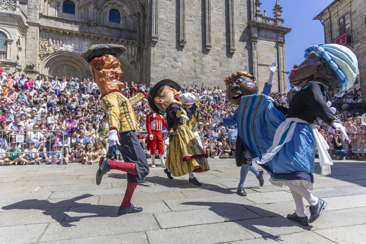 Tradición y fiesta llenan Santiago en el Día Grande de la Ascensión