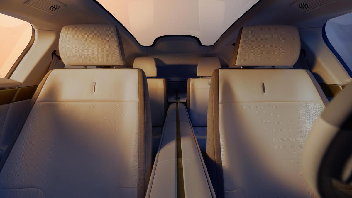 Jaguar reinventa el habitáculo convirtiendo el interior del Type 01 en una escultura arquitectónica