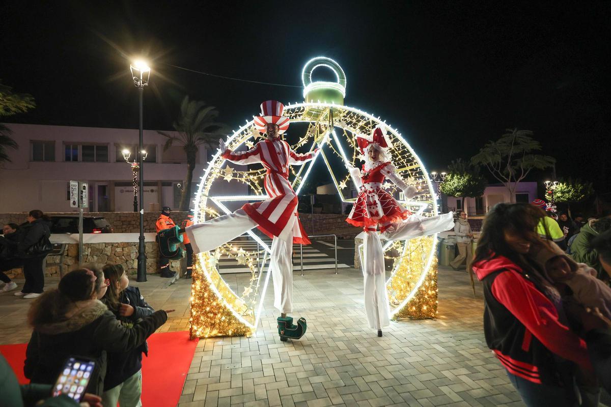 Las imágenes del encendido de luces de Navidad en Sant Josep