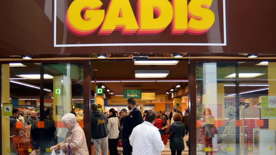 Entrada de un supermercado Gadis en Galicia // Fran Queiruga