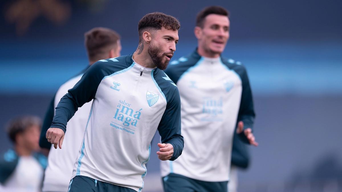 Dani Sánchez, en un entrenamiento del Málaga CF.