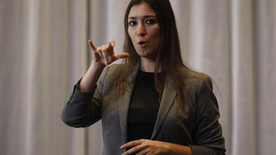 La Asociación de Personas Sordas de Cáceres imparte un curso en lengua de signos
