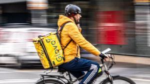 Brussel·les multa Glovo i Delivery Hero amb 329 milions per crear un càrtel