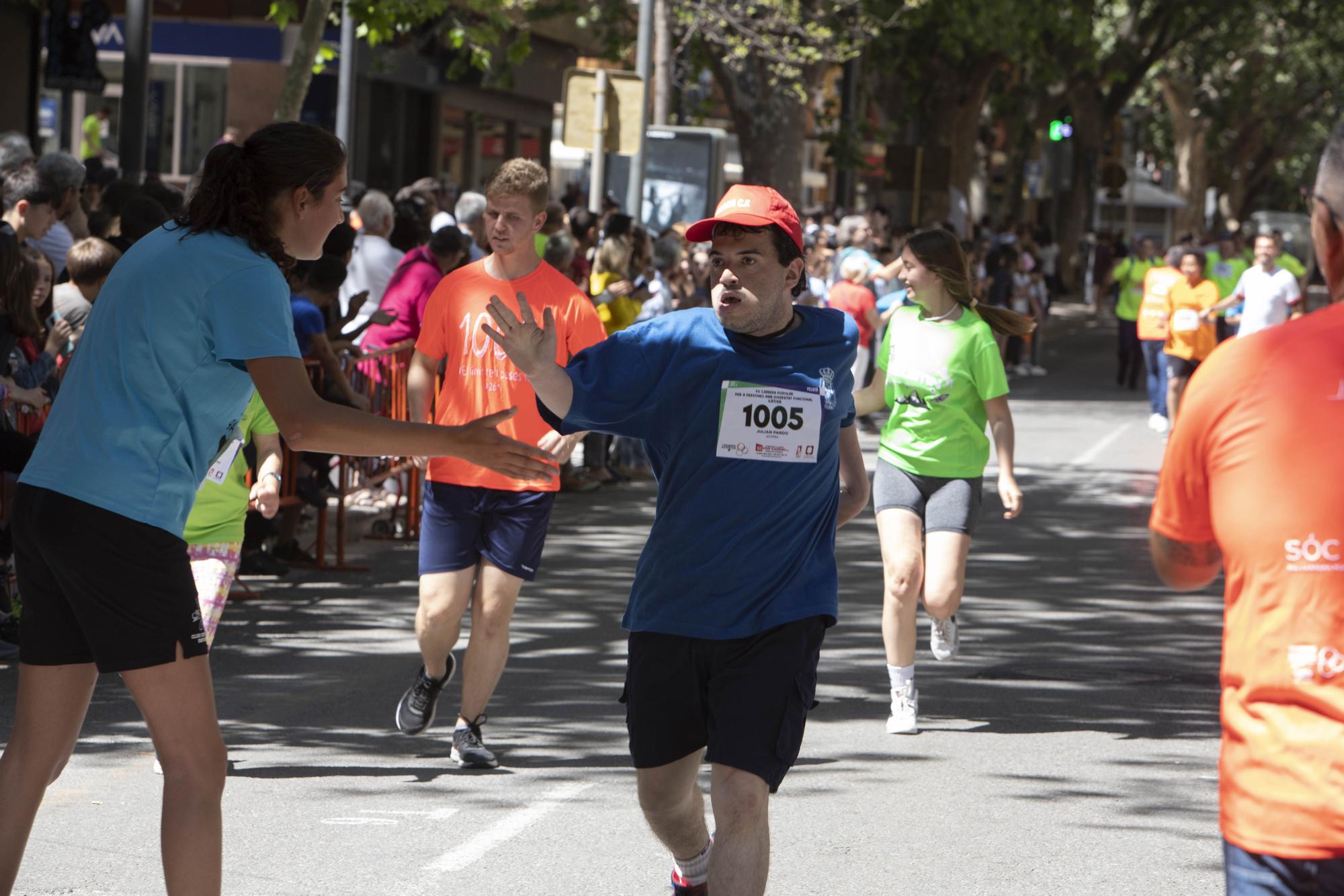 Más de 1.200 personas participan en la XV edición de la carrera de Aspromivise