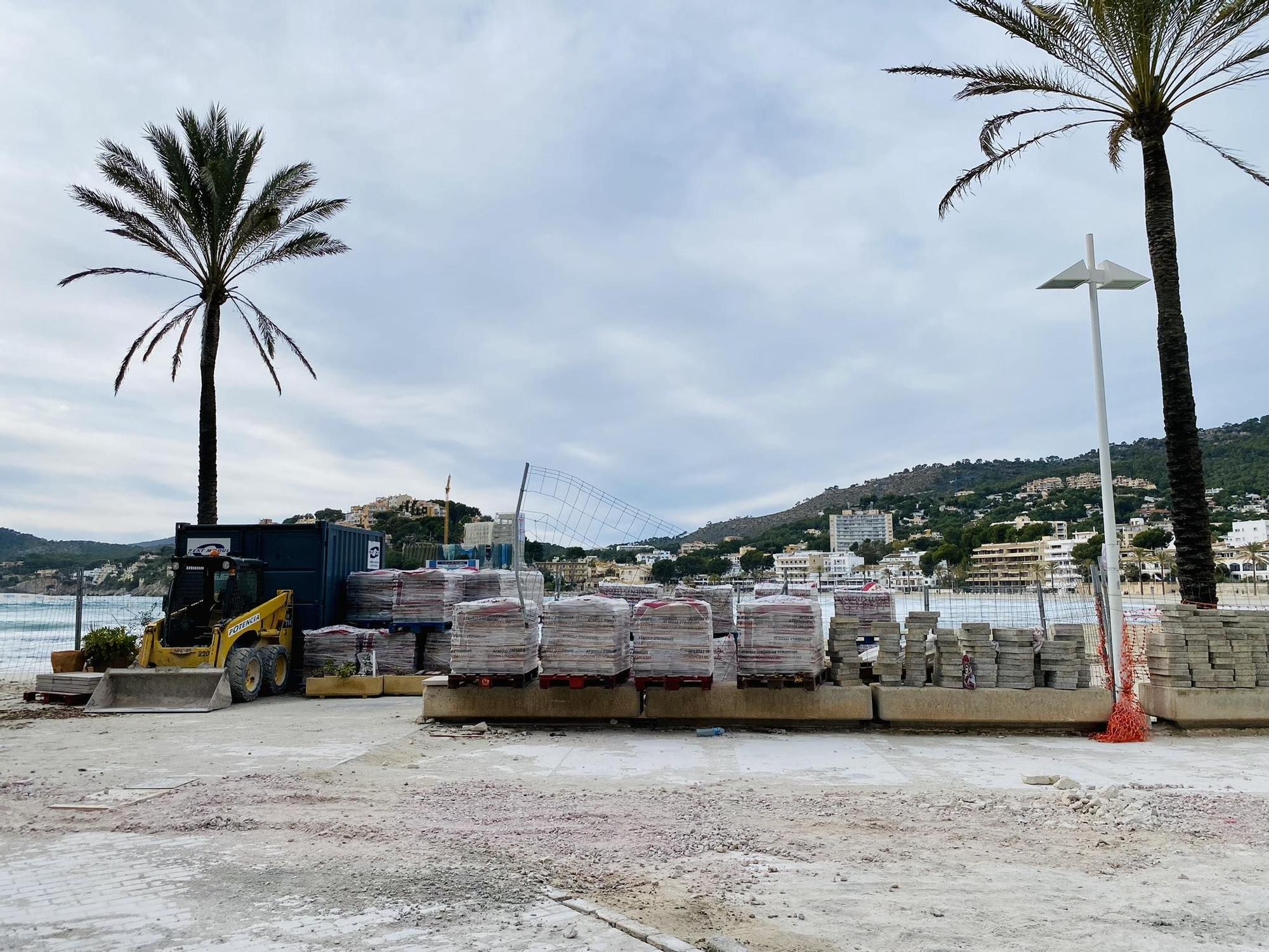 Baustelle an Promenade, geschlossene Hotels, Hunde am Strand: So ruhig geht es derzeit noch in Peguera zu