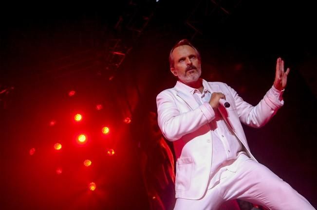 CONCIERTO DE MIGUEL BOSE EN EL PABELLON GRAN ...