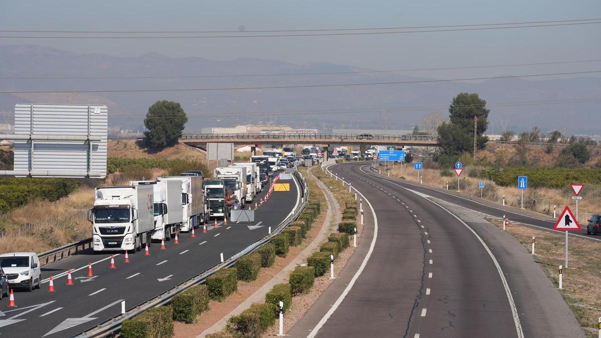Una imagen de archivo de la AP-7, a su paso por la provincia de Castelló.