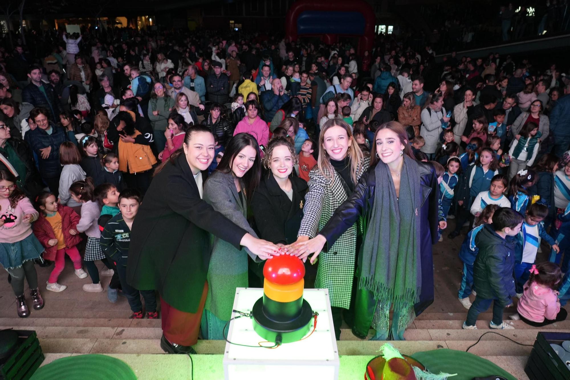 Las imágenes de la fiesta de la 'encesa' de las luces navideñas en Vila-real