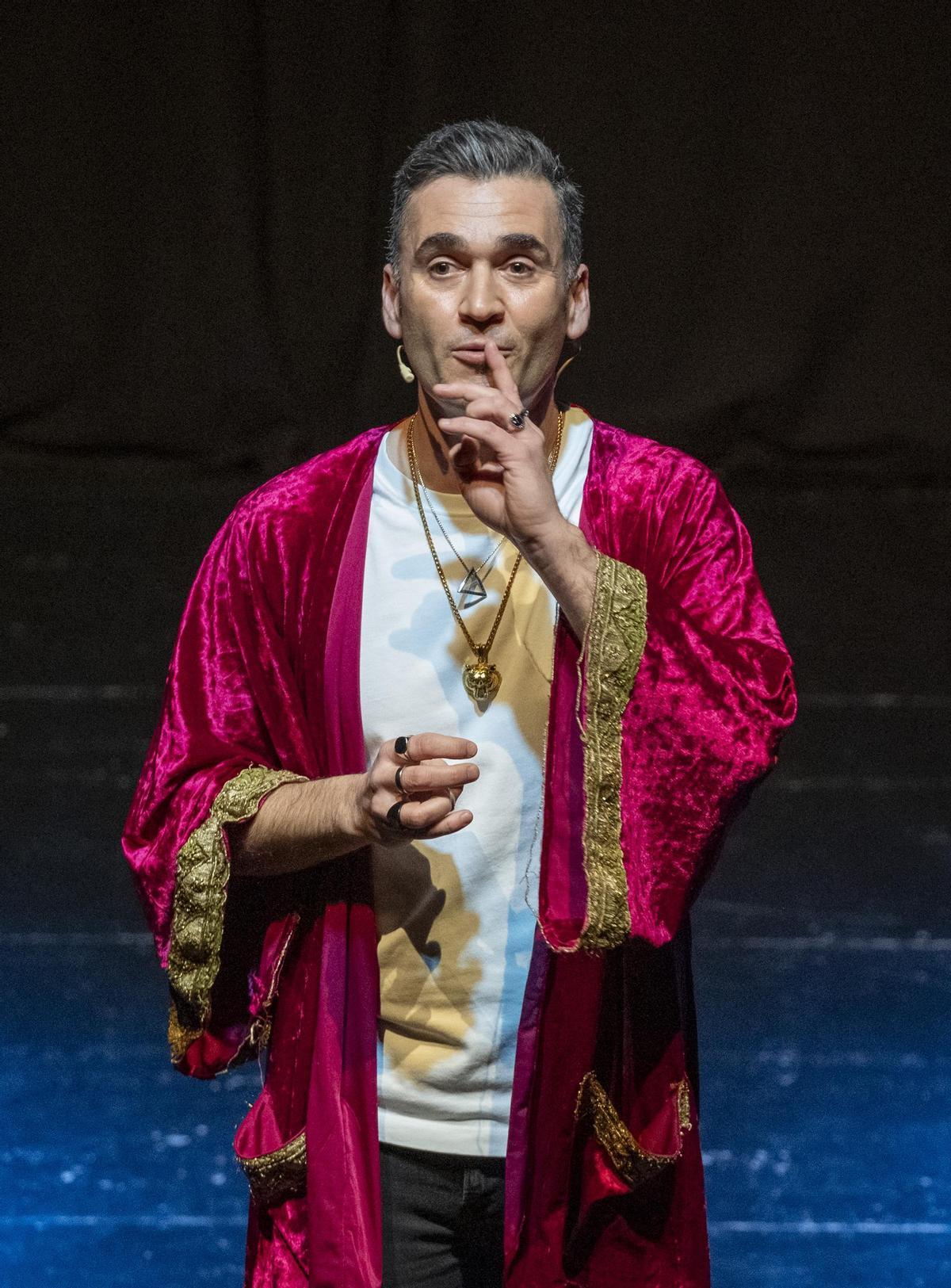 Karim, durante su espectáculo.