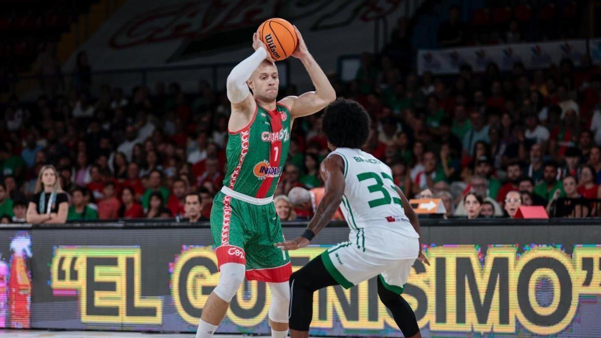 El nuevo jugador de Proinbeni Units pel Bàsquet Gandia, el croata Bilalovic, en una imagen de archivo