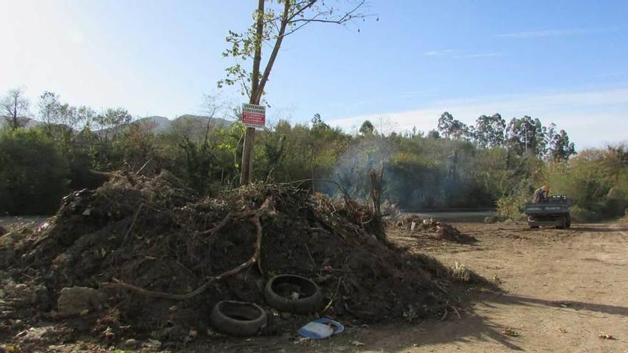 Clausuran un vertedero ilegal en Llanes