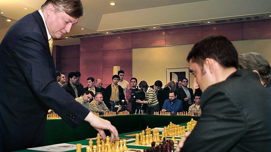 El excampeón mundial de ajedrez, Anatoli Kárpov.