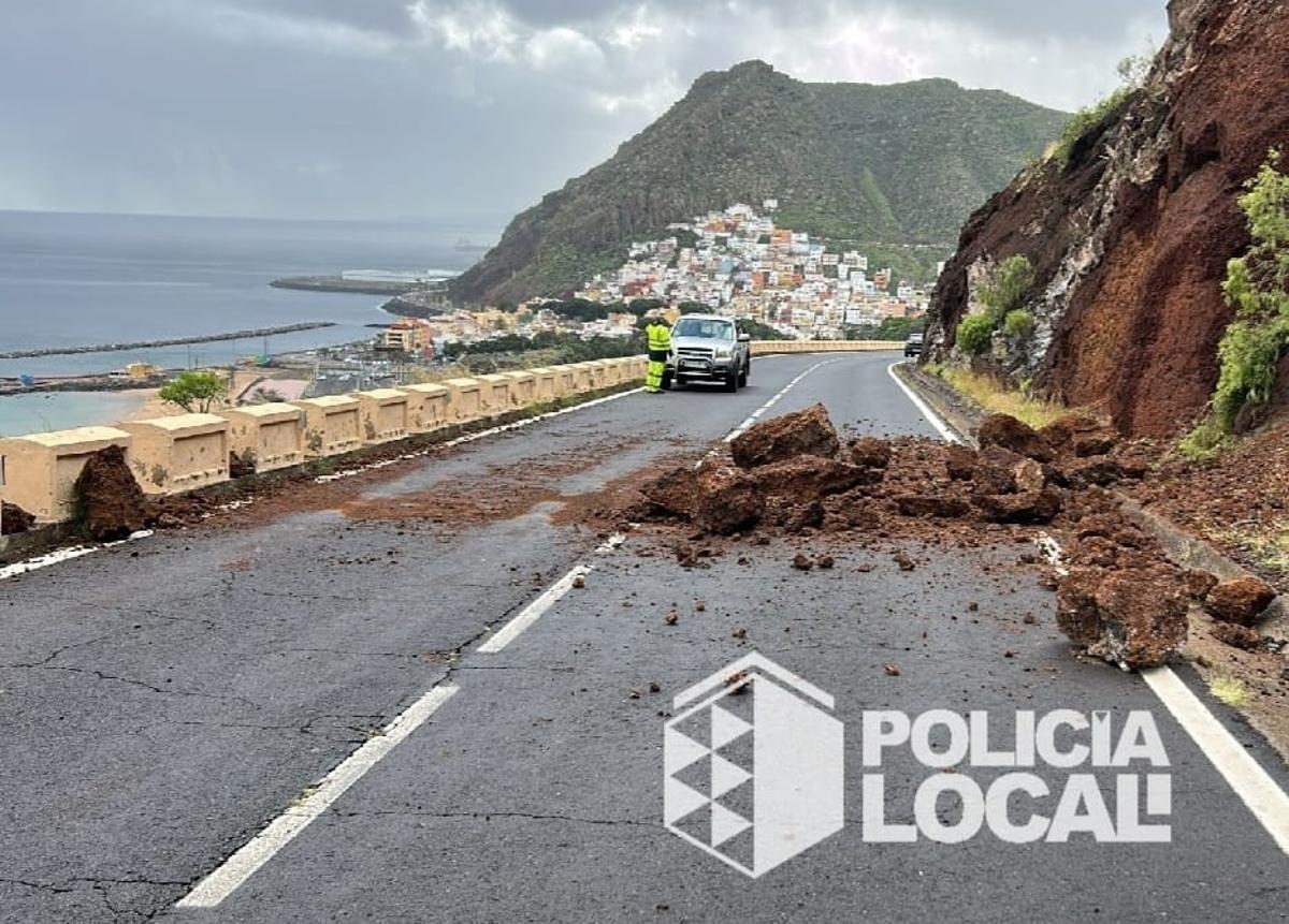 Desprendimiento en la carreta hacia Las Gaviotas, en Santa Cruz de Tenerife