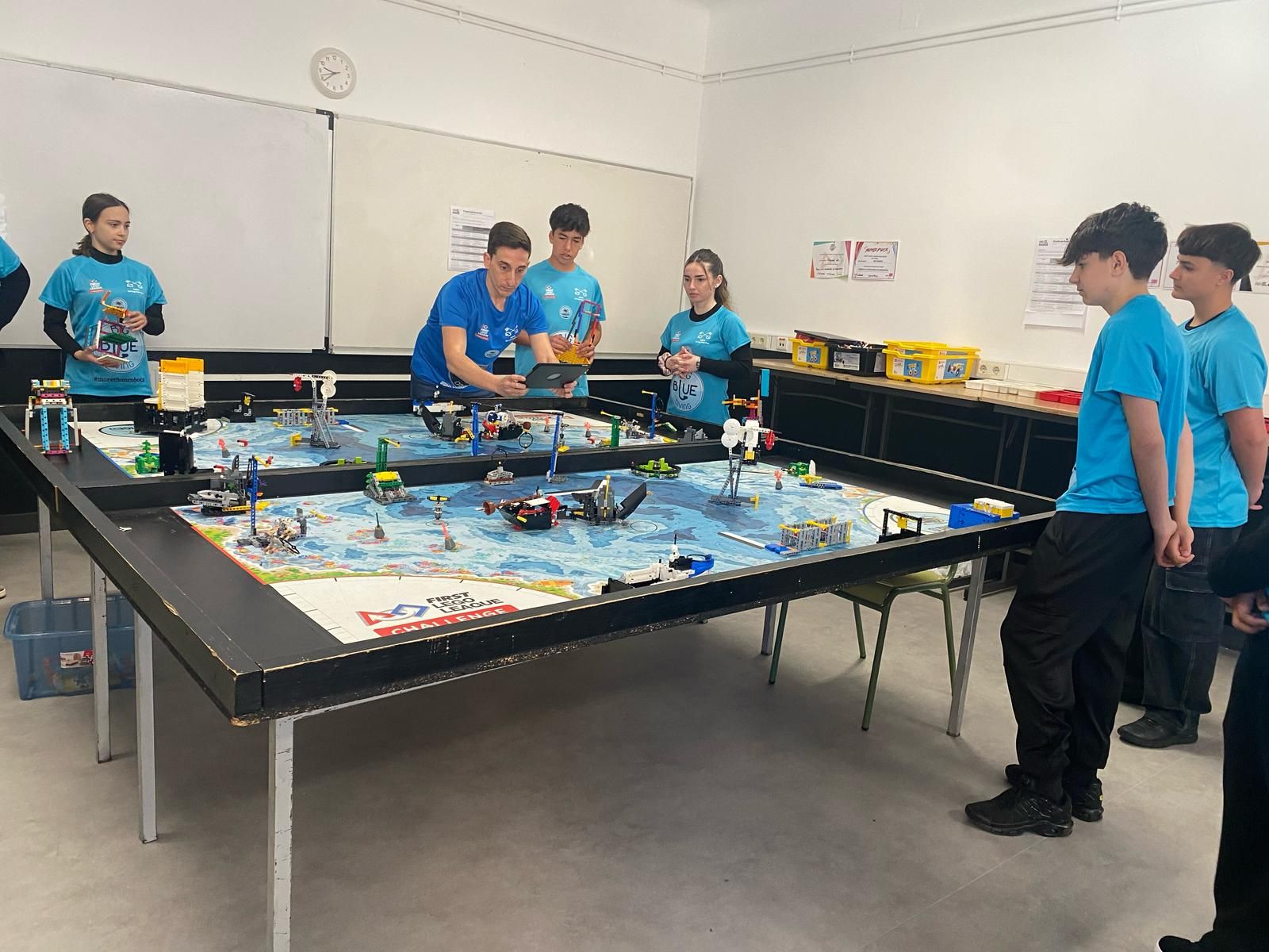Estudiantes del Colegio Sant Pere premiado por la FIRST LEGO League