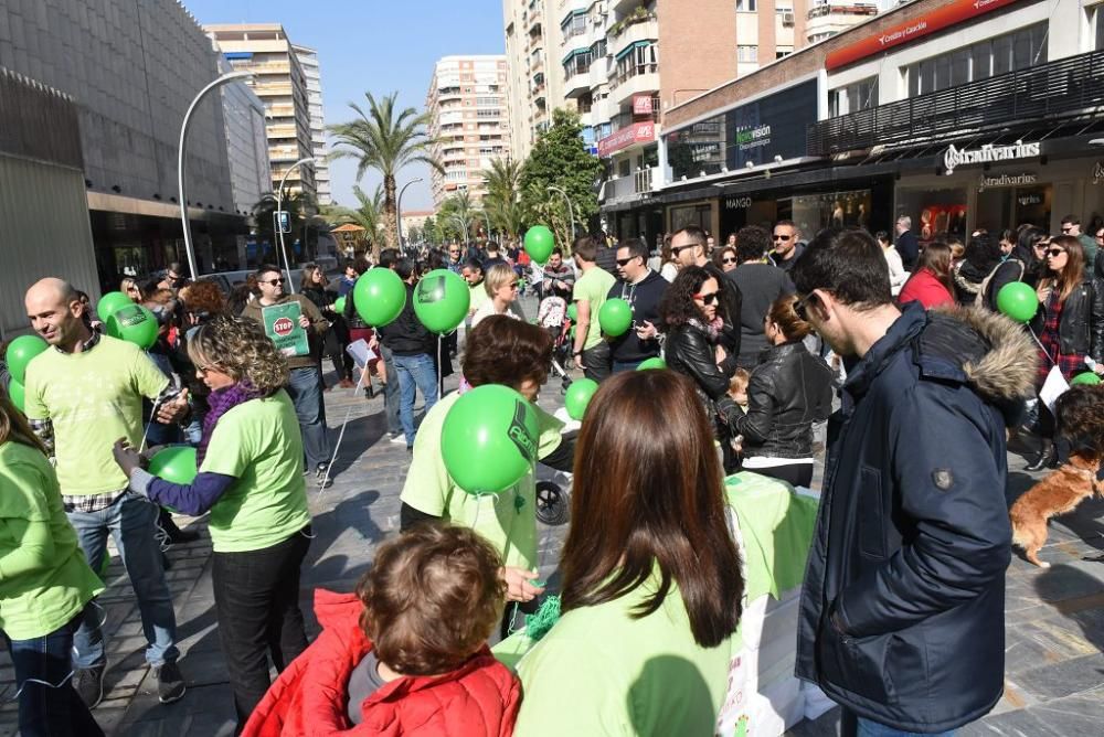 Los interinos de Educación protestan por las oposi