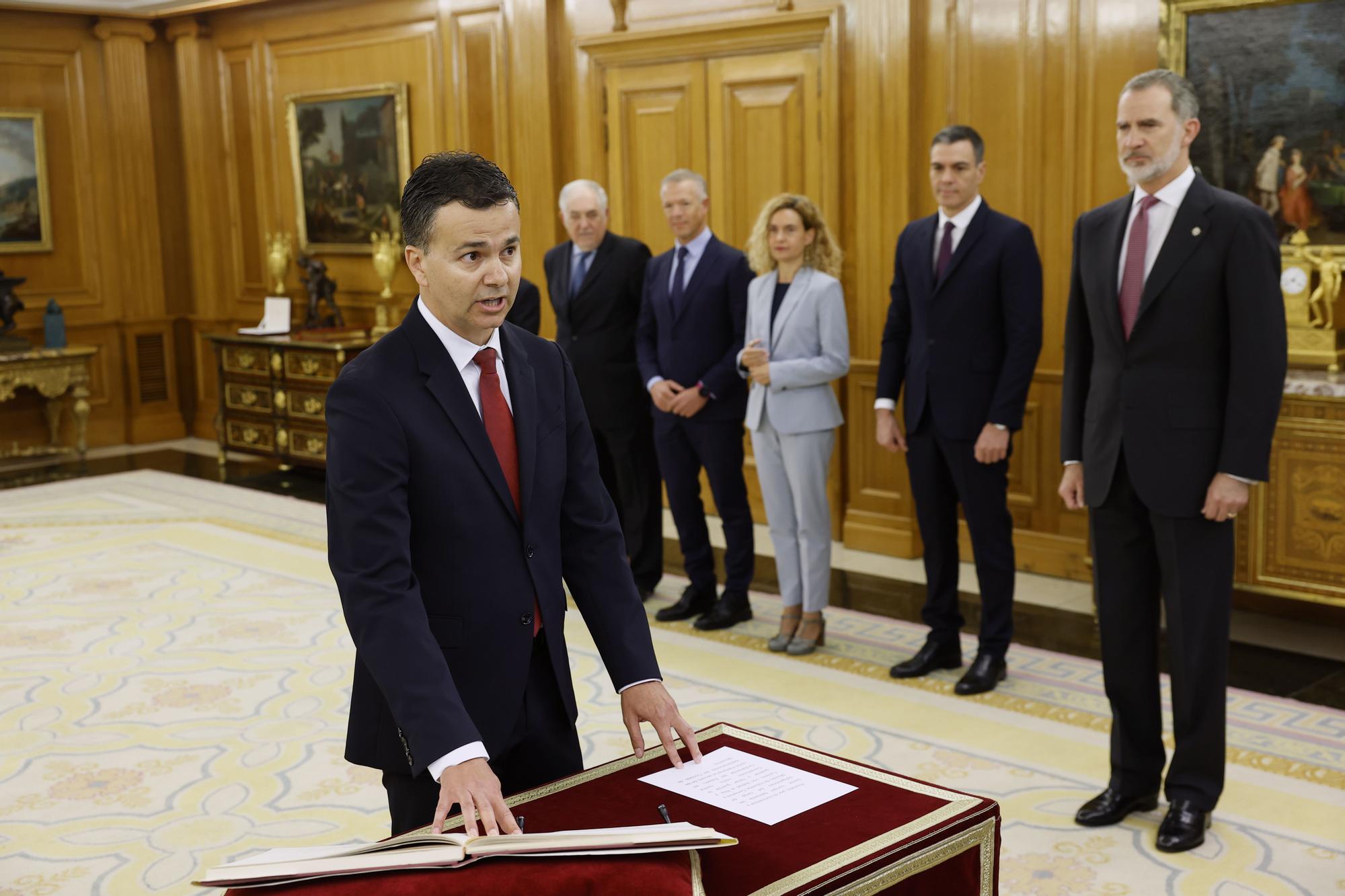 Miñones recibe la cartera del Ministerio de Sanidad