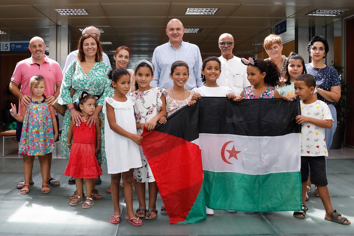 Recepción de niños saharauis en el Consell de Ibiza