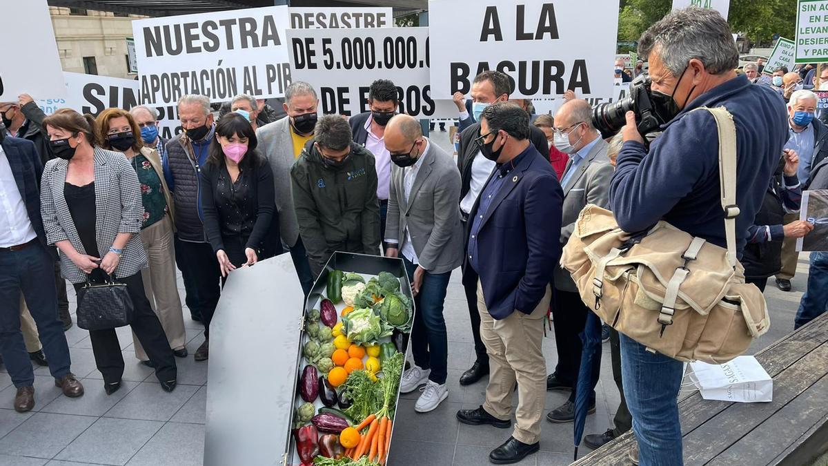 Los regantes protestan en Alicante