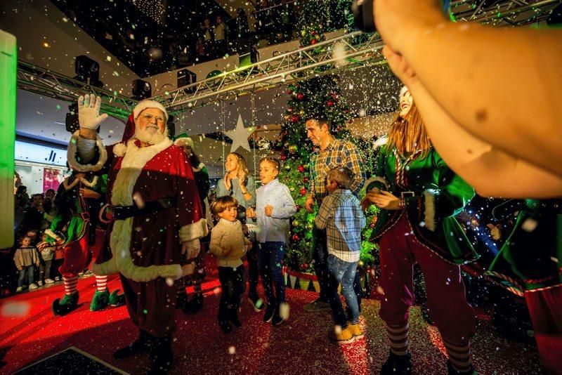 Encendida de luces en los centros comerciales de Zaragoza