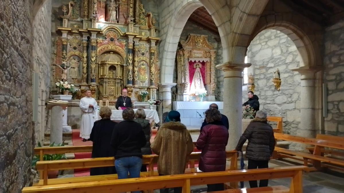GALERÍA | El obispo de Astorga sigue el recorrido por Sanabria