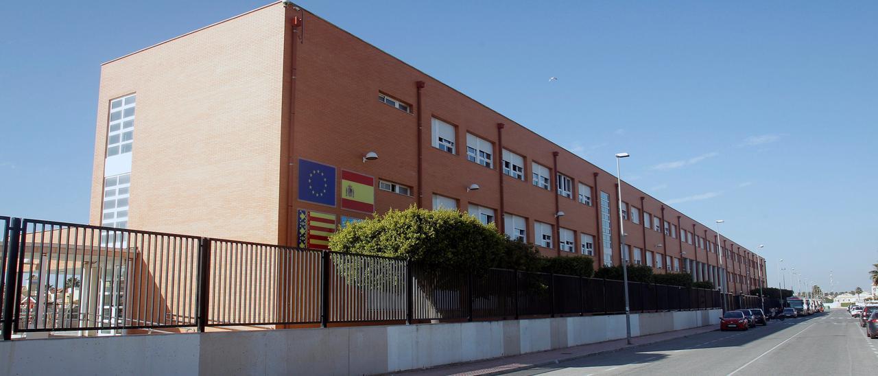 Imagen del instituto de Torrevieja donde se registró la denuncia