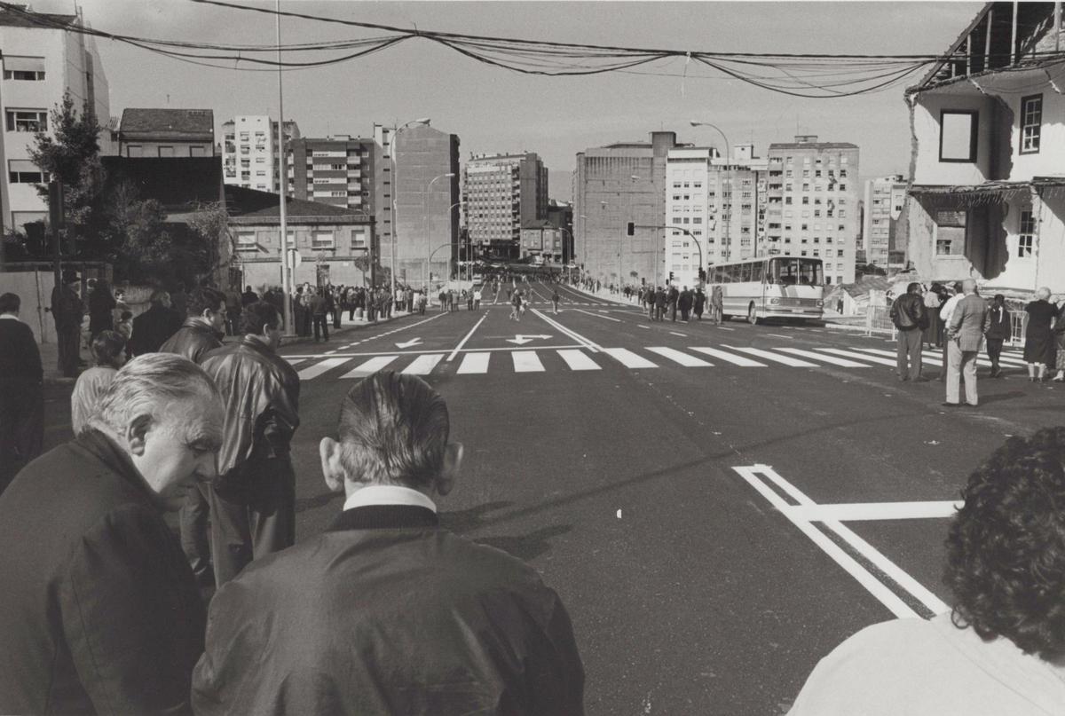 Inauguración del nuevo aspecto de la calle Jenaro de la Fuente tras su humanización, el 10 de marzo de 1991. Inauguración del nuevo aspecto de la calle Jenaro de la Fuente tras su humanización, el 10 de marzo de 1991.