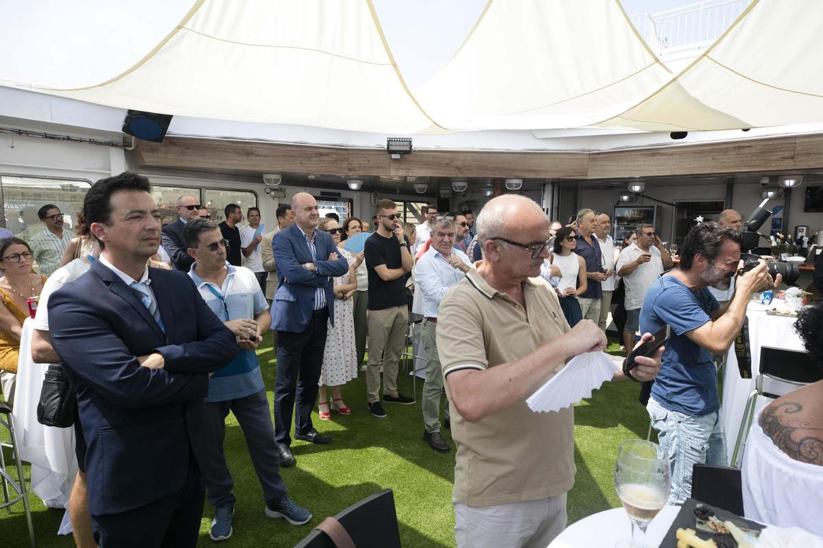 Galería de imágenes de los barcos de Transmediterránea en el puerto de Ibiza Galería de imágenes de los barcos de Transmediterránea en el puerto de Ibiza