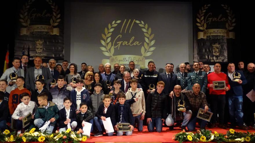 La III edición de la Gala Orgullo de Rafal reconoce a los colectivos que ayudaron durante la DANA