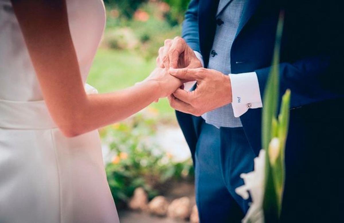 Pasos de una boda civil: intercambio de anillos